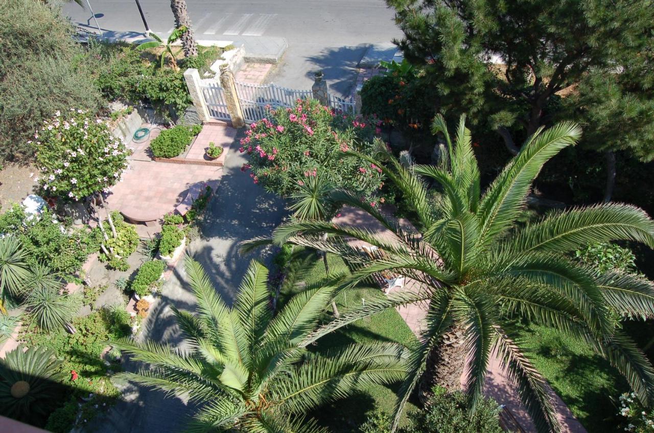 Le Zagare Apartments SantʼAlessio Siculo Eksteriør bilde