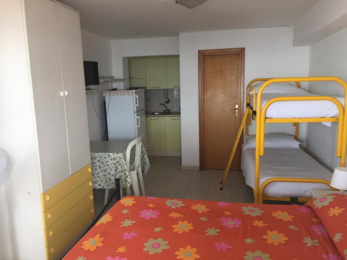 Le Zagare Apartments SantʼAlessio Siculo Eksteriør bilde