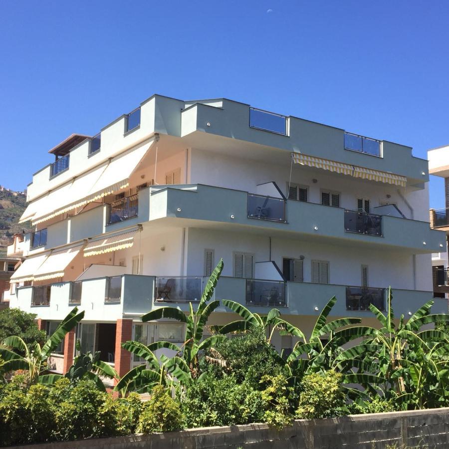 Le Zagare Apartments SantʼAlessio Siculo Eksteriør bilde