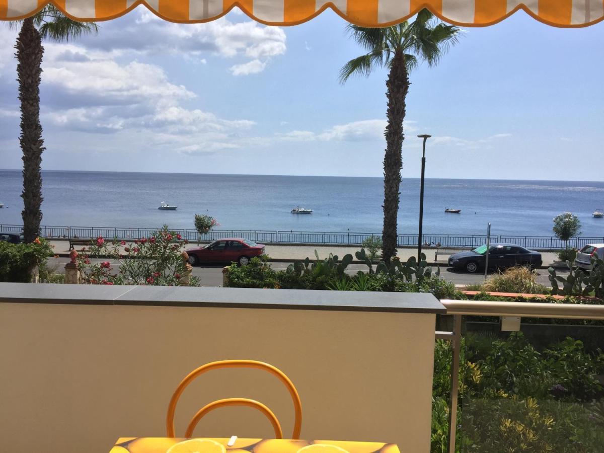 Le Zagare Apartments SantʼAlessio Siculo Eksteriør bilde