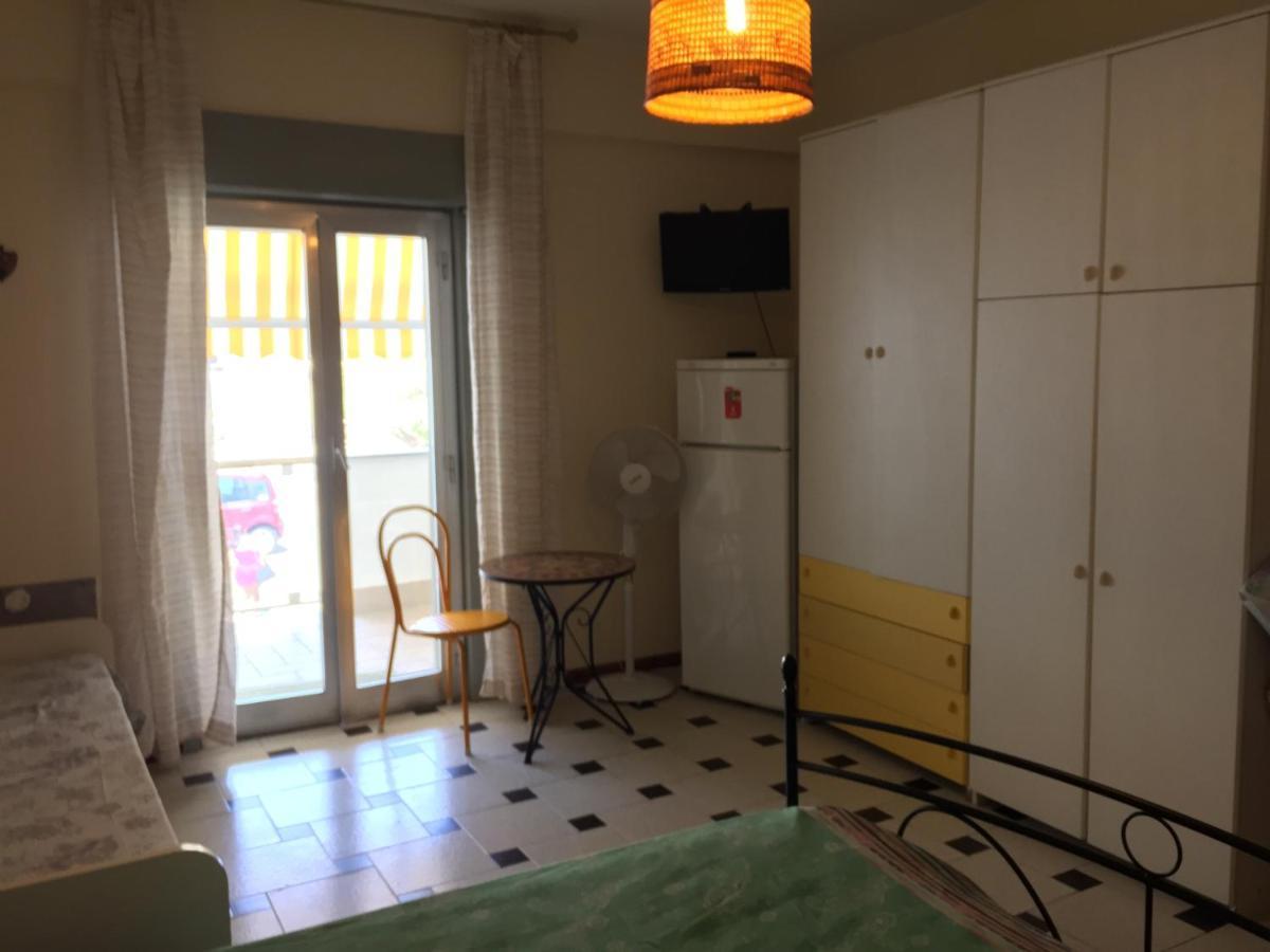 Le Zagare Apartments SantʼAlessio Siculo Eksteriør bilde