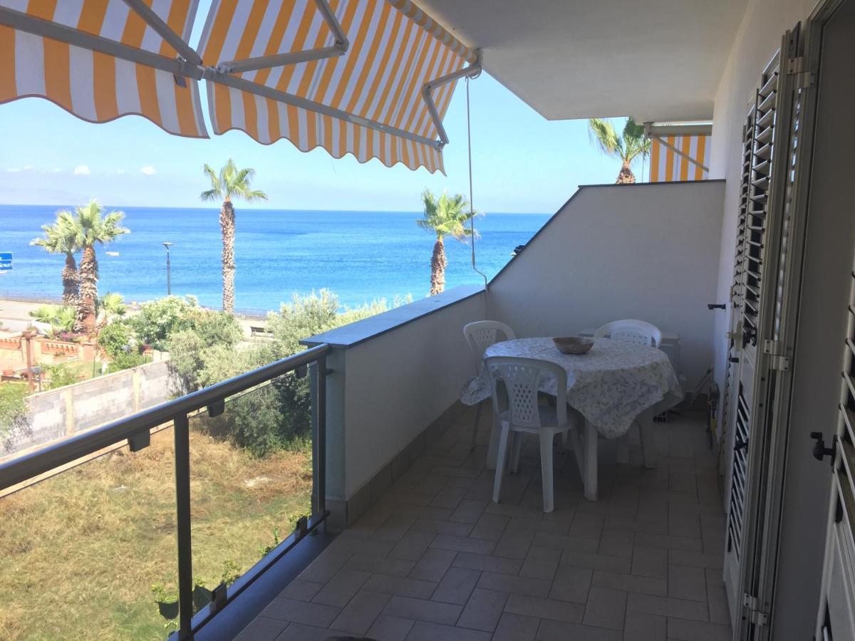 Le Zagare Apartments SantʼAlessio Siculo Eksteriør bilde