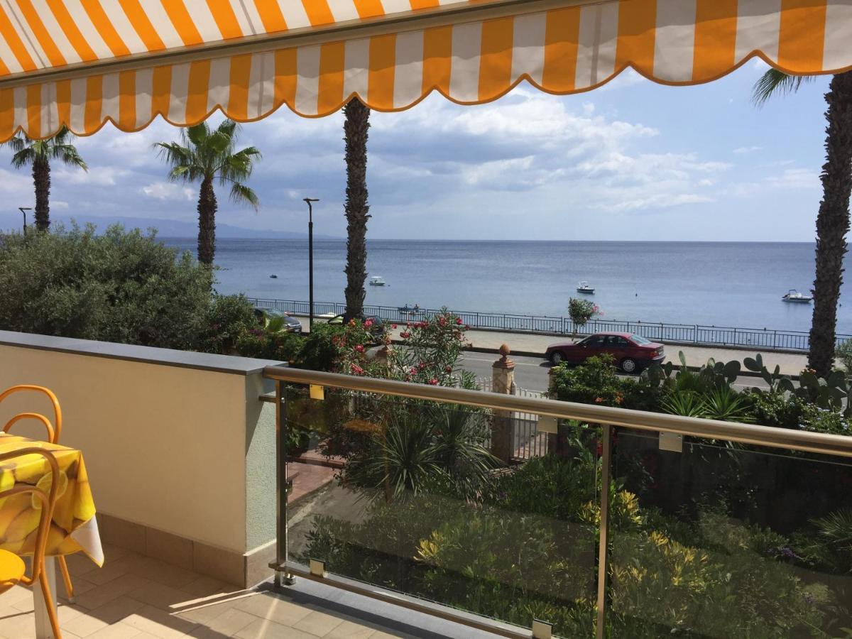 Le Zagare Apartments SantʼAlessio Siculo Eksteriør bilde