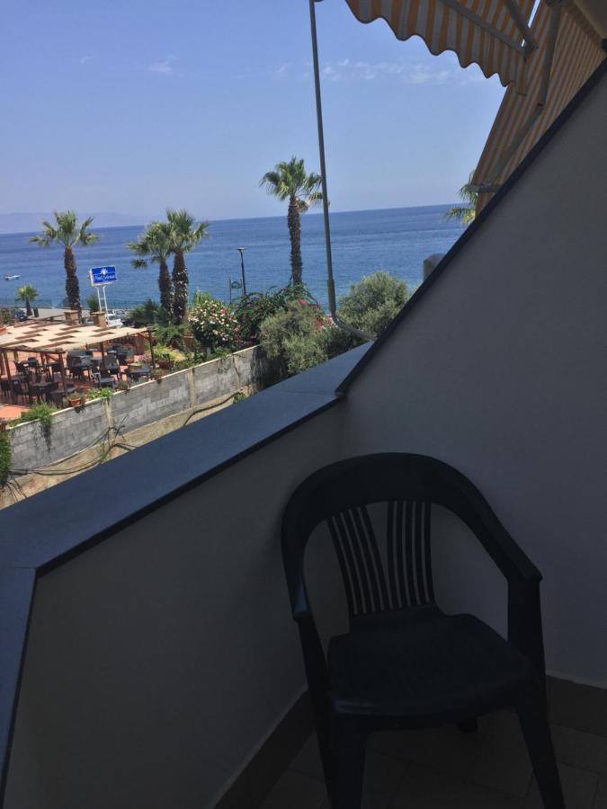 Le Zagare Apartments SantʼAlessio Siculo Eksteriør bilde