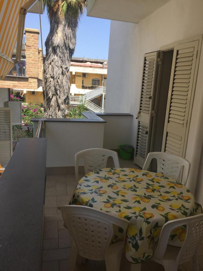 Le Zagare Apartments SantʼAlessio Siculo Eksteriør bilde