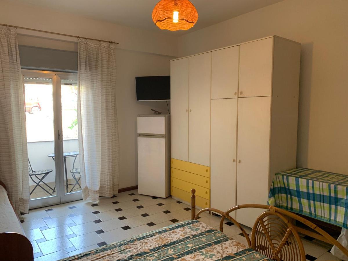 Le Zagare Apartments SantʼAlessio Siculo Eksteriør bilde